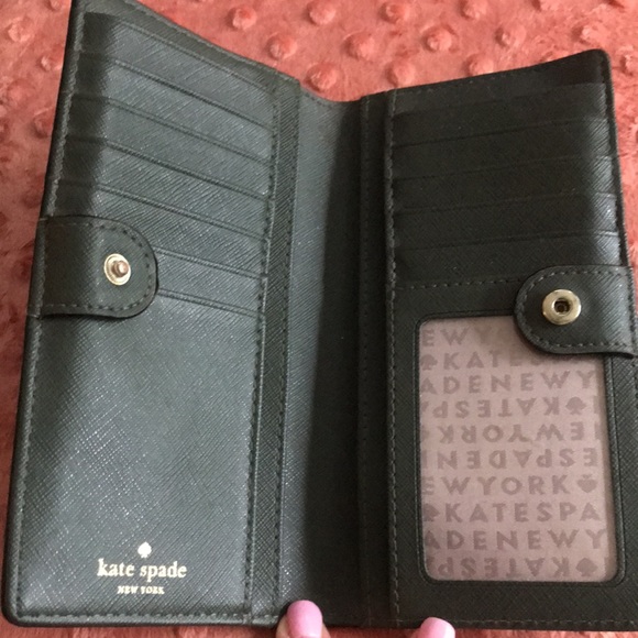 Kate Spade Crossbody and Matching Wallet - Picture 5 of 6